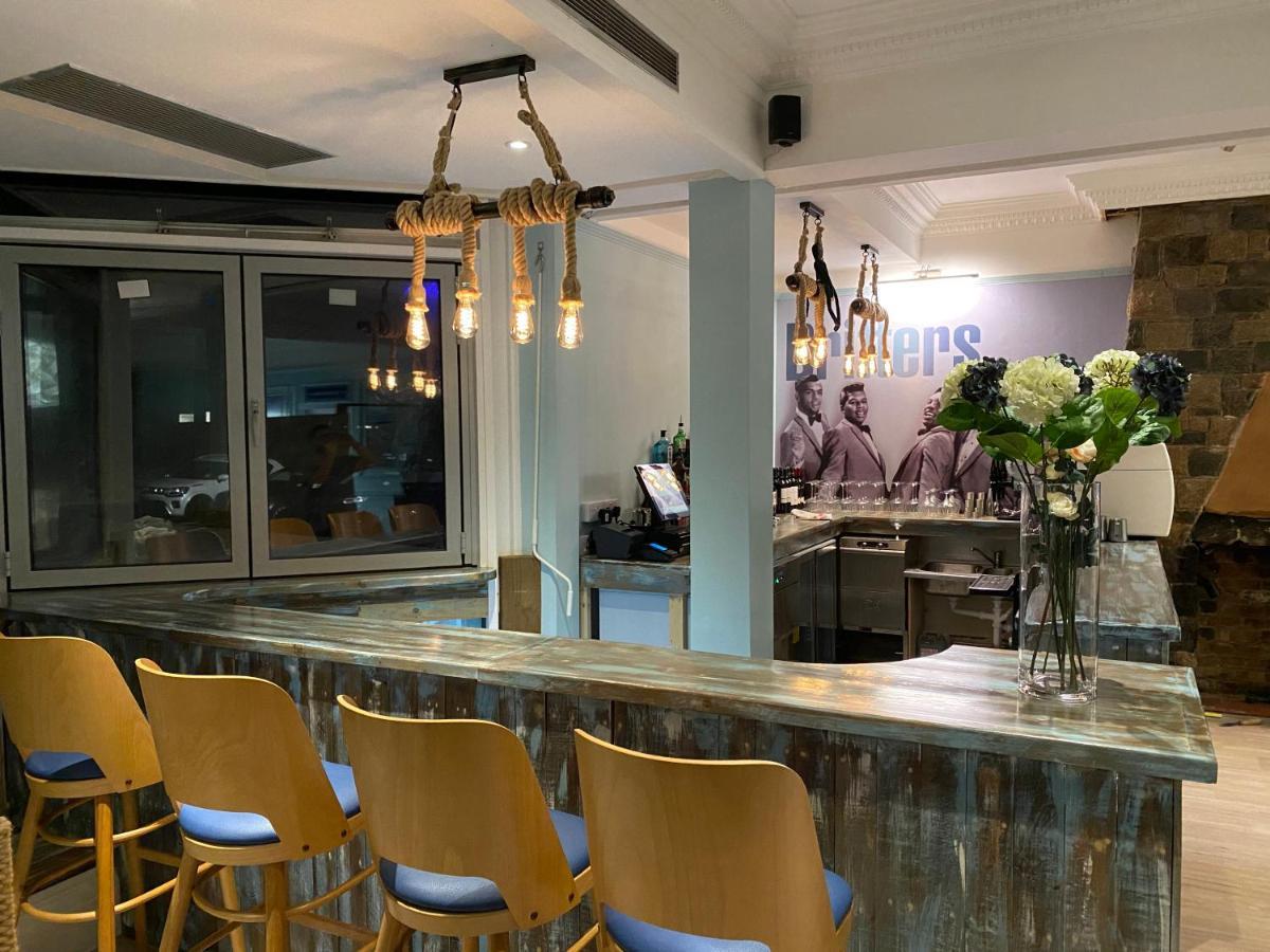 Driftwood Inn Saint Saviour Esterno foto
